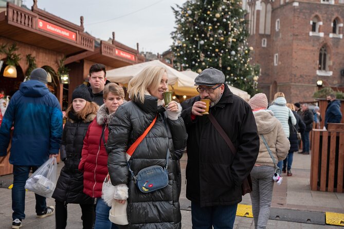 Krakow Christmas Market Immersive Tour - Floriańska Street and old-fashioned Christmas shopping