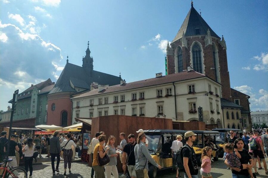 Krakow: City Golf Cart Tour and Schindler's Factory Museum - Who should book this experience?