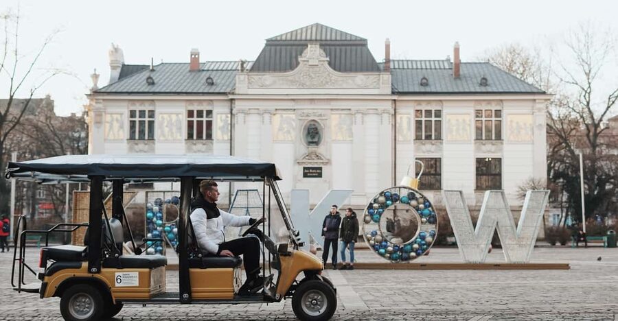 Krakow: City Sightseeing Tour by Golf Cart - The audio guide and driver matter