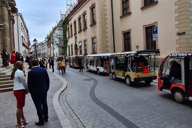 Krakow: City Sightseeing Tour Eco Electric Buggy Golf Cart - Kazimierz: churches, squares, and Jewish life