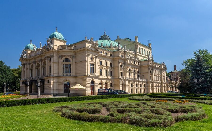 Krakow: City Walking Tours - St. Mary’s Church and the value of included entry