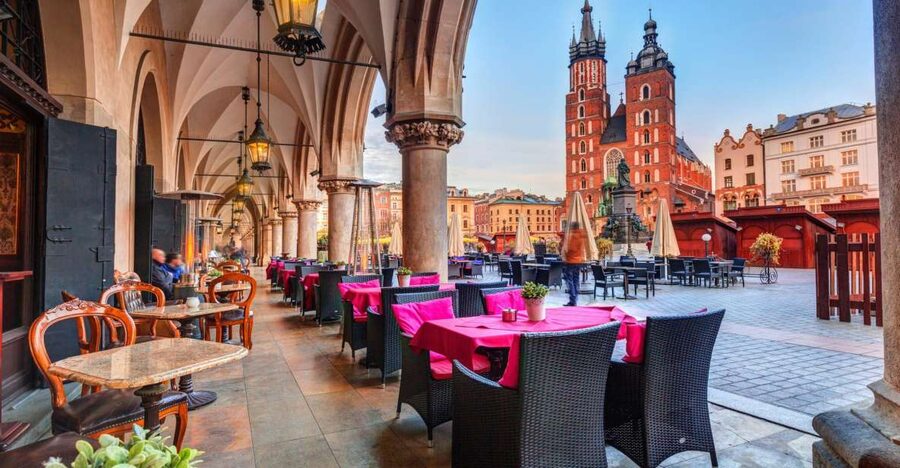 Krakow: E-Car City Tour - Why the heated electric car matters