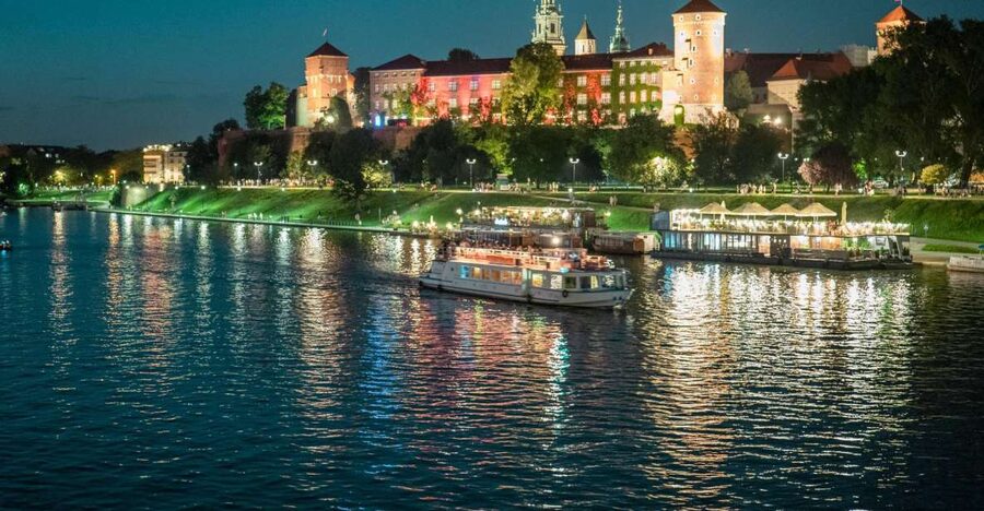 Krakow: Evening Cruise with a Glass of Wine - Wawel Castle and Wawel Hill