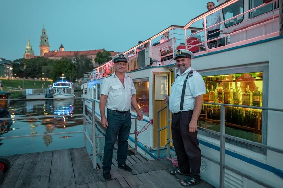 Kraków: Evening or Night River Cruise - Manggha and the return toward Wawel