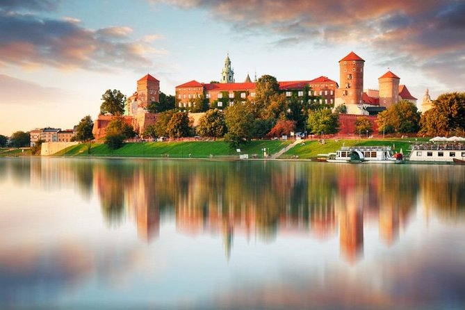 Krakow - Full Day Tour from Warsaw by private car - Krakow’s dragon and the edge of the river