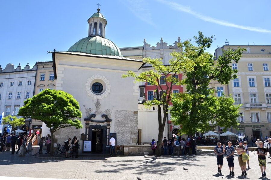 Krakow: Full Tour Regular 1.5h guided city tour by E-Cart - Wawel Castle from the road