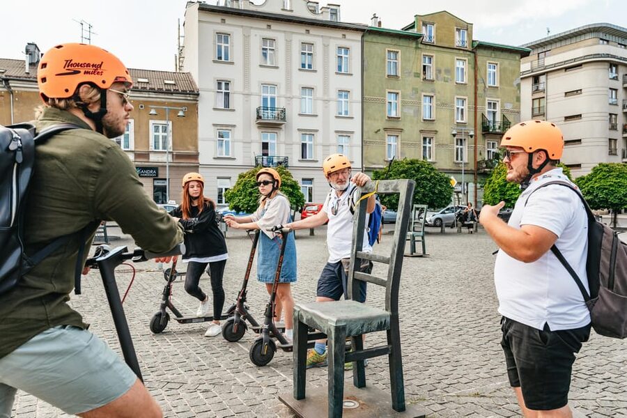 Krakow: Guided E-Scooter City Tour with Food Tastings - Wawel Castle and the Dragon
