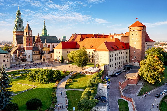 Krakow: Guided Sightseeing Tour by golf cart/buggy - Kazimierz: synagogues, markets, and layered memory