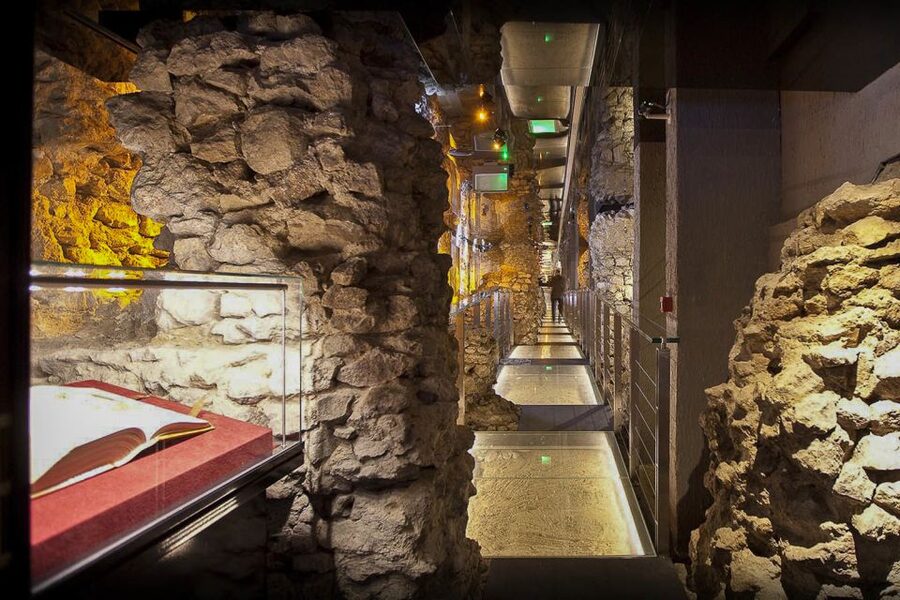 Krakow: Guided Tour of Rynek Underground - Key points at a glance