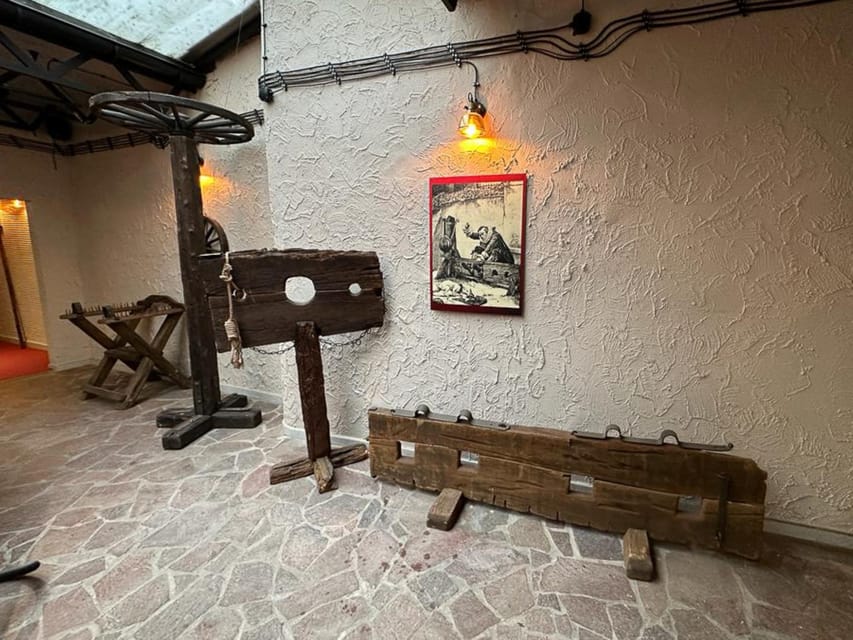 Kraków: Guided Tour of the Torture Museum - Medieval devices and the machinery of punishment