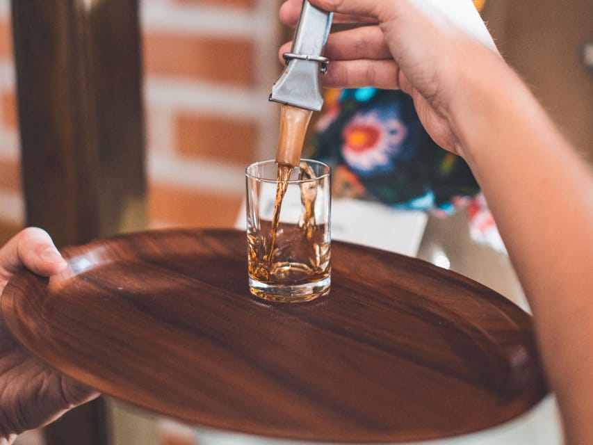 Kraków: Guided Vodka Tour with Food and Drink Tastings - The guide makes the difference