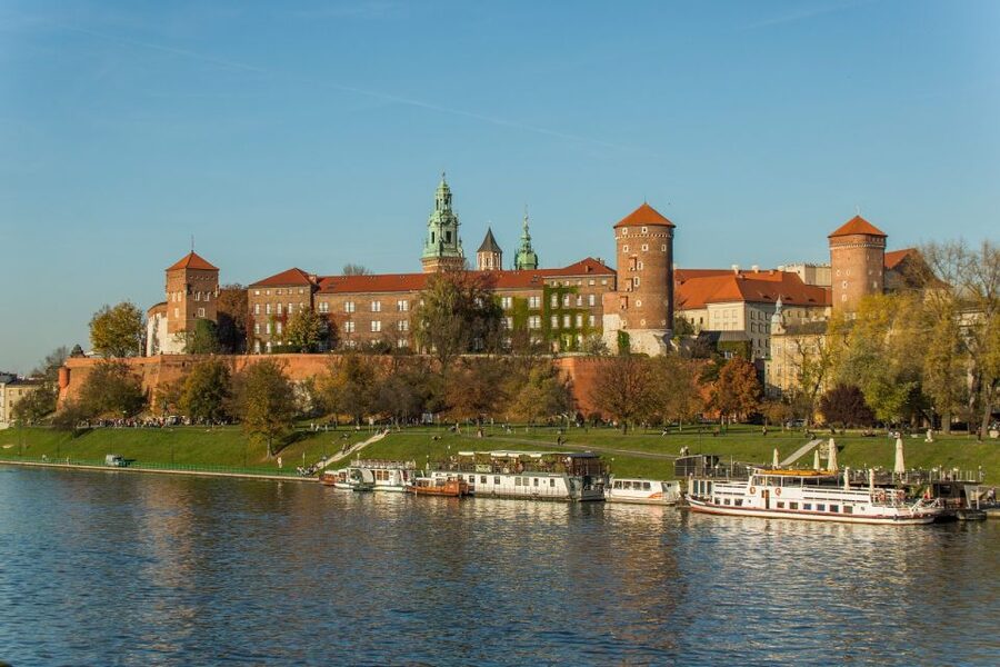 Krakow: Guided Wawel Tour, Lunch, and Vistula River Cruise - Key points to know before booking