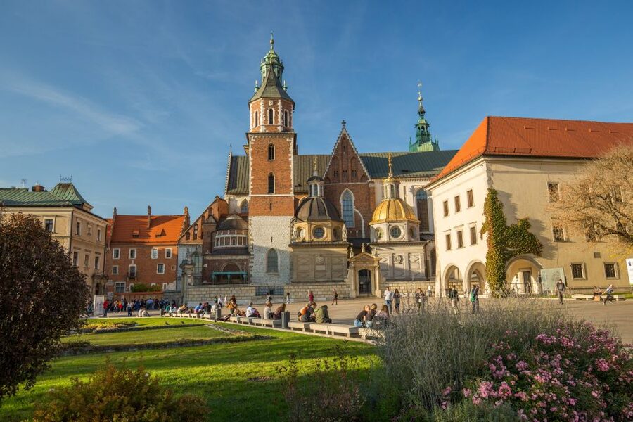 Krakow: Guided Wawel Tour, Lunch, and Vistula River Cruise - Wawel Cathedral, the bell, and the royal crypts