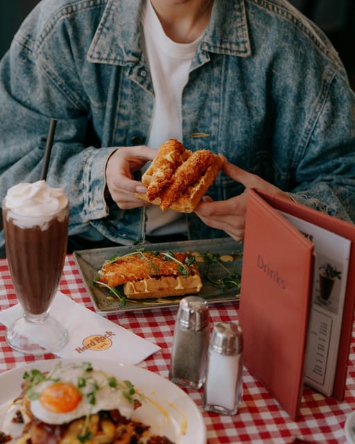 Krakow: Hard Rock Cafe Breakfast - Nine Ways to Build Your Breakfast