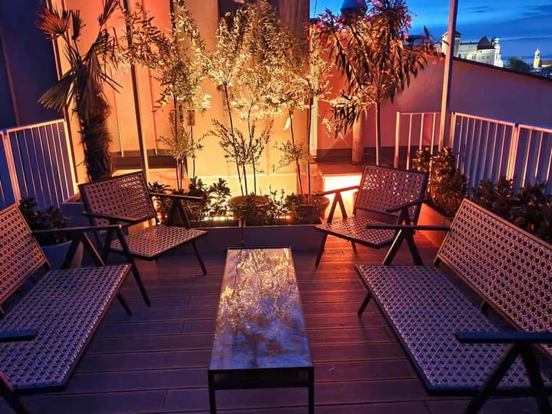 Krakow: Hidden Rooftop Bar Reservation with 1 Cocktail - Cocktails, Food, and Service