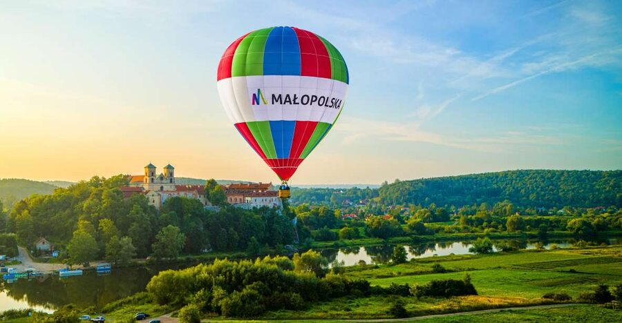 Kraków: Hot Air Balloon Flight with Champagne - Key points at a glance