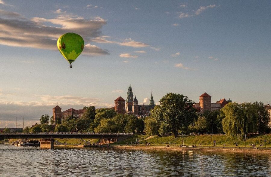 Kraków: Hot Air Balloon Flight with Champagne - What the one-hour flight is really like