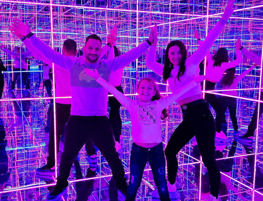 Krakow House Of Attractions: Guided Admission To attractions - Mirror corridors and the Infinity Room
