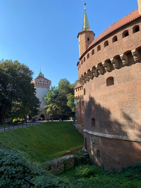 Kraków in a nutshell - walking tour - St. Mary’s Basilica and the city’s religious center