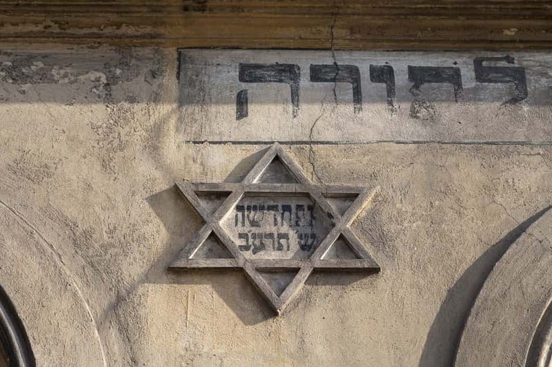 Krakow Jewish District Tour in a Small Group - Timing, walking, and practical expectations