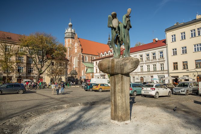 Krakow: Jewish Ghetto Guided Tour - Ghetto Heroes Square and the chair memorial