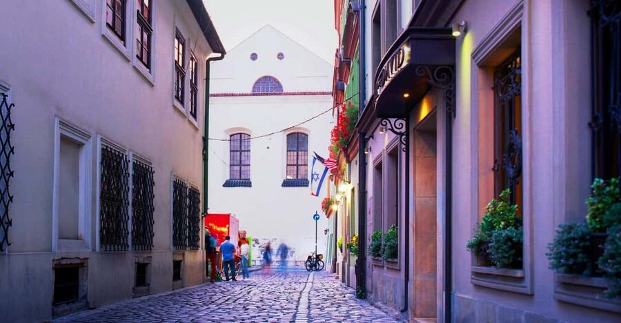 Krakow: Jewish Quarter and Former Ghetto Tour by Golf Cart - Key details before you book