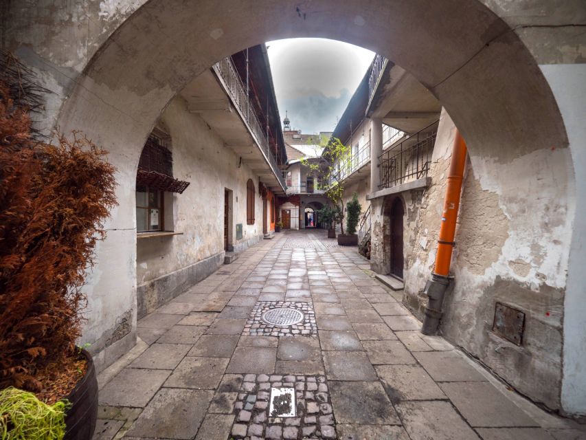 Krakow: Jewish Quarter Guided Walking Tour - Walking comfort and practical planning