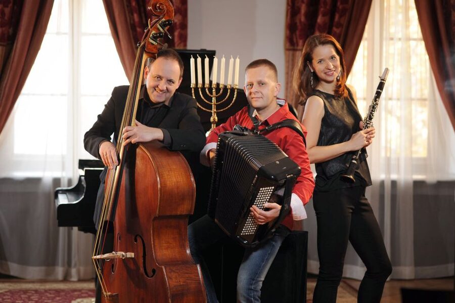 Krakow: Jewish-Style Klezmer Music Concert - The sound: accordion, clarinet, flute, and Yiddish song