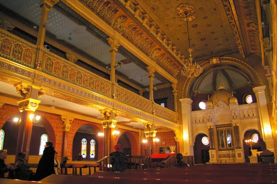 Krakow Kazimierz and Jewish Ghetto Tour with Synagogues - Who will enjoy this Krakow history walk?
