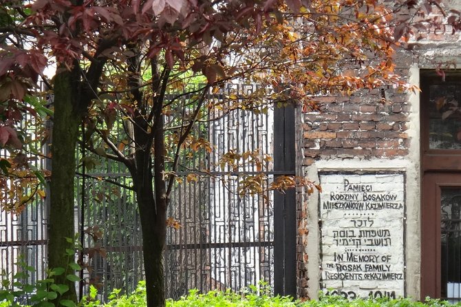 Krakow Kazimierz and Jewish Ghetto Tour with Synagogues - New Square, Jan Karski, and the neighborhood today