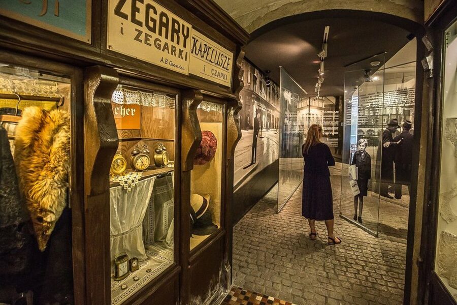 Krakow: Kazimierz by Golf Cart and Schindler's Factory Tour - Should you book it?