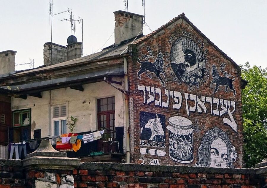 Krakow: Kazimierz District Jewish Heritage Tour - Plac Nowy and the district’s modern character