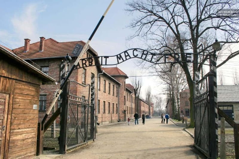 Krakow: Last Minute Auschwitz-Birkenau Guided Tour - Pickup in Krakow and the long road west