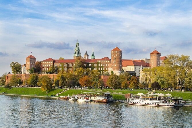 Krakow Morning Walking Tour with Traditional Polish Breakfast - Who will get the most from this tour