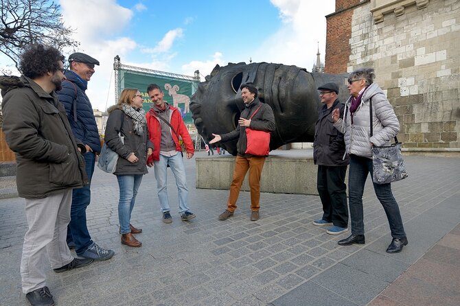 Krakow Morning Walking Tour with Traditional Polish Breakfast - Wawel Royal Castle: Krakow’s best morning opening