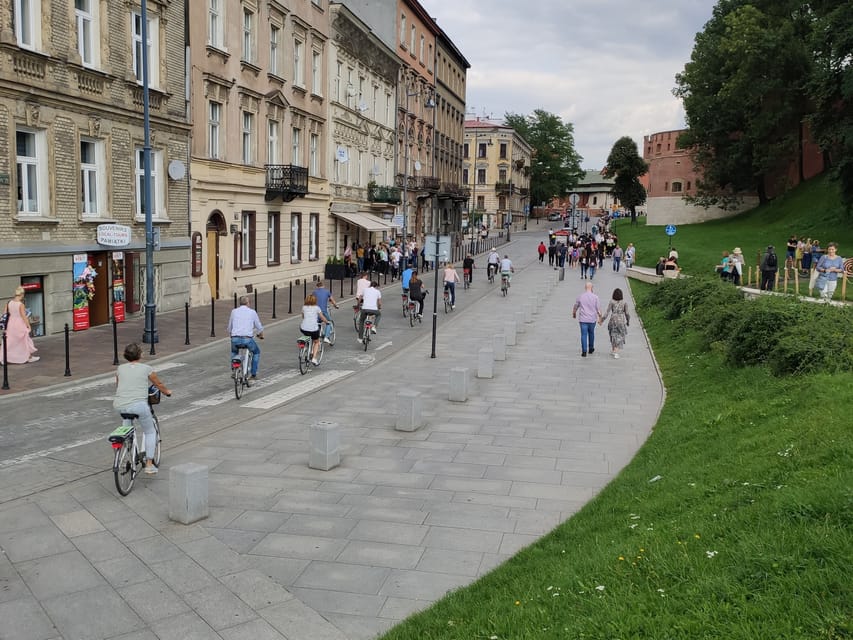 Krakow: Multilingual Tour On Electric Bikes - Starting at the Tourists Information office