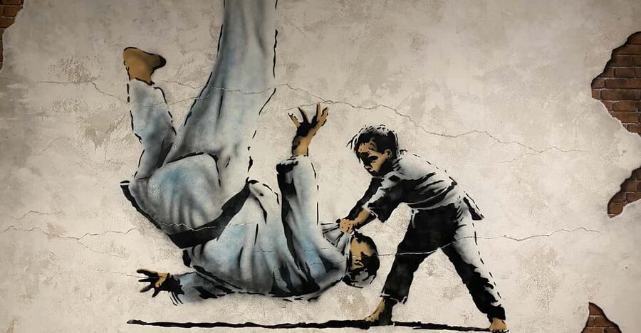 Krakow: Muzeum Banksy Entry Ticket - The self-guided format gives you control