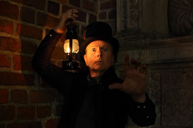 Krakow Night Tour: Ghosts, Vampires and Legends of the Old Town - Starting in Rynek Glowny after sunset