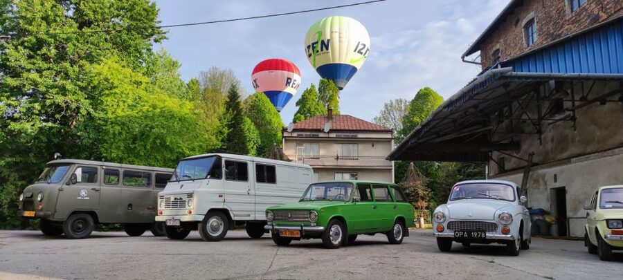 Krakow: Nowa Huta Guided Tour in Vintage Car - Who will enjoy this Nowa Huta tour?