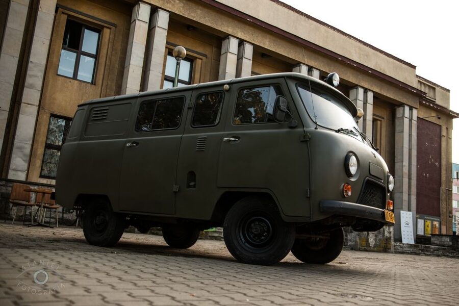 Krakow: Nowa Huta Guided Tour in Vintage Car - How good are the guides?