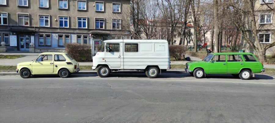 Krakow: Nowa Huta Guided Tour in Vintage Car - Food, timing, and the best version to book