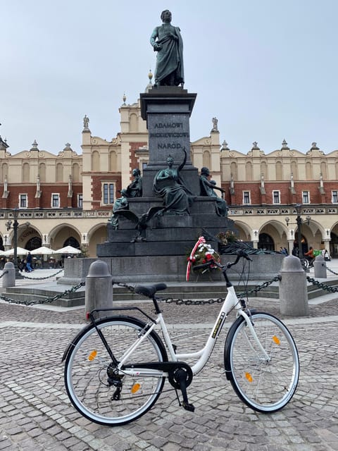 Krakow: Old Town and Kazimierz Guided Bike Tour - Main Market Square, the university, and Wawel’s dragon