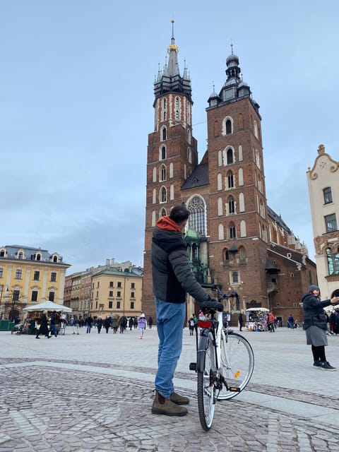 Krakow: Old Town and Kazimierz Guided Bike Tour - Starting at ZeeTour and entering through Florian Gate