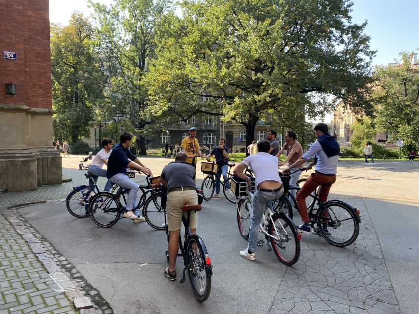 Krakow: Old Town Bike Tour with a Guide - Seeing old Wawel Castle from the bike