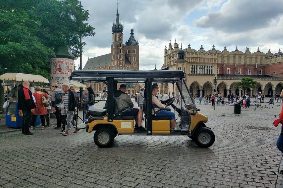 Krakow: Old Town City Tour in a Golf Cart - Wawel and the route toward the riverfront