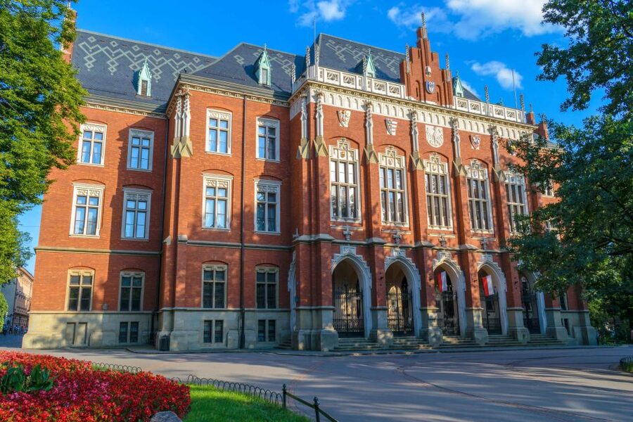 Krakow: Old Town Guided Walking Tour - Jagiellonian University and Planty Park