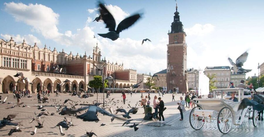 Krakow: Old Town Private Guided Walking Tour - Returning Through the Old Town to St. Mary’s Basilica