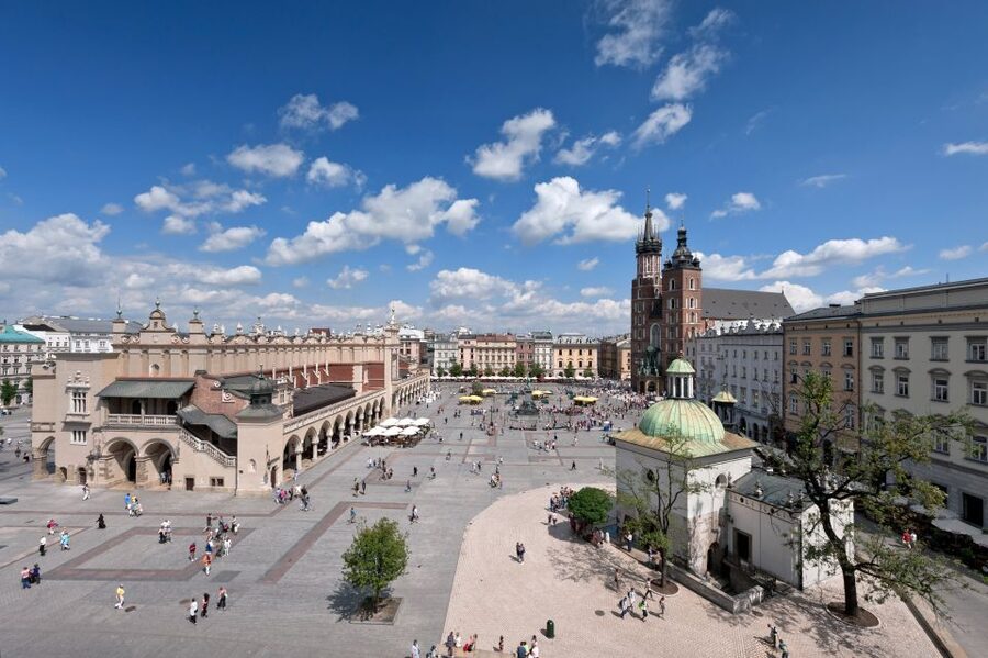 Krakow: Old Town Private Guided Walking Tour - What $16 Buys You in Four Hours
