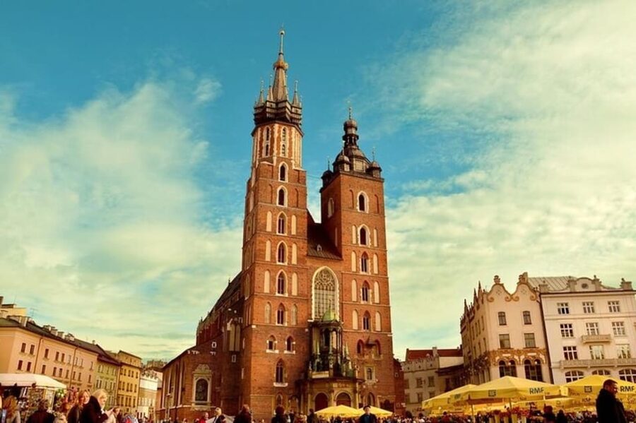 Krakow : Old Town Walking Tour With A guide - Key points to know before you book