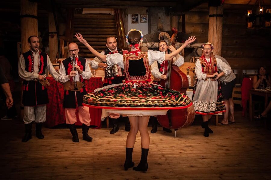 Krakow: Polish Folk Night with Dinner and Unlimited Drinks - What Dinner Really Looks Like
